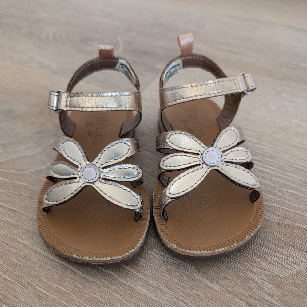 ✨4 for 12 Osh Kosh B'gosh Rose Gold Sandals Size 6
